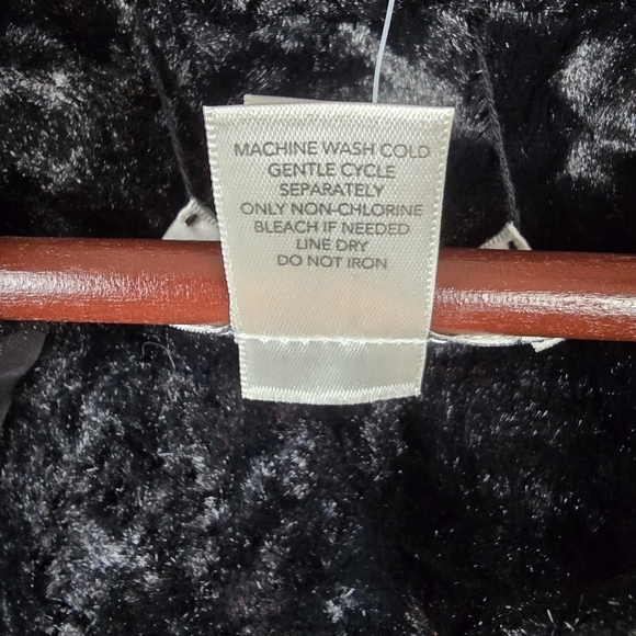 CJ BANKS Reversible Ruffle Zip Vest Faux Fur Black Women Sz 3X Neutral Layering - Picture 10 of 13